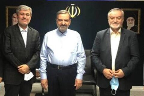 e_manavi's tweet photo. #رشتو ی بسیار مهم

۱. چرا مردم خوزستان با انتصاب جناب اقای محسن رضایی بعنوان استاندار خوزستان مخالفت جدی دارند؟ چرا این انتصاب به زیانِ خوزستان است؟ چرا این اتفاق به ضررِ خود اقای رضایی است؟ چرا این انتصاب به ضرر دولت است؟

لطفا کمک کنید این مطالب بیشتر دیده بشه... https://t.co/owBkbVbFMB