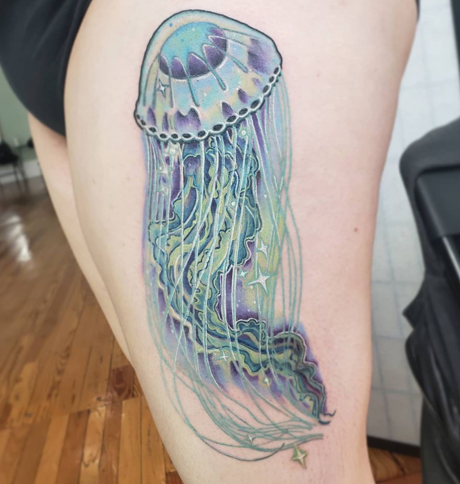 Man Of War Jellyfish Tattoo 15 Beautiful And Vibrant Jellyfish Tattoos