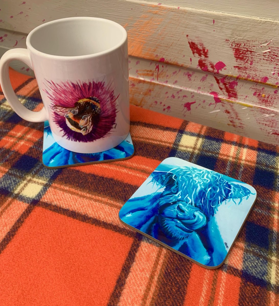 Take a look at these gorgeous mugs and coasters by the artist Steelemcturk_art 
@steelemcturk_art  
.
.
.
#highland #thistle #scottishartist #painter #scotland #promotional #tuesdayspotlight #mug #coasters
