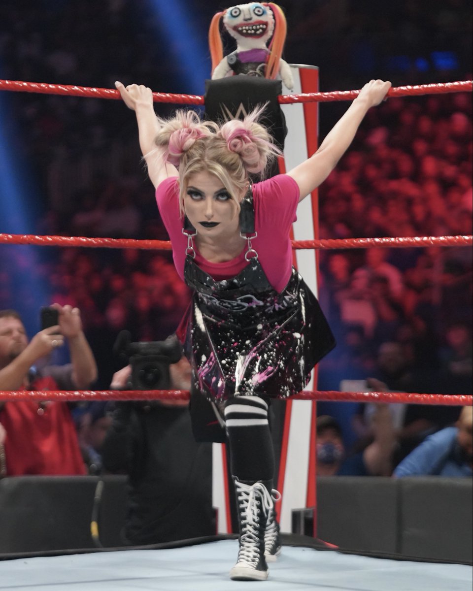 WWEDeutschland's tweet image. Dream Team or Nightmare Team? 😈²

@AlexaBliss_WWE #Lilly 

#WWE #AlexaBliss #WWERaw