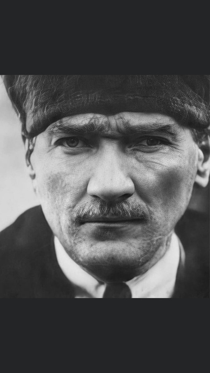 #Çanakkale'yi "Geçilmez" kılan, Büyük Komutan Gazi Mustafa Kemal Atatürk başta olmak üzere, kurtuluş mücadelemizin kahramanlarını ve aziz şehitlerini saygı ve rahmetle anıyorum.
#AnafartalarZaferi'nin 106. Yılı Kutlu Olsun