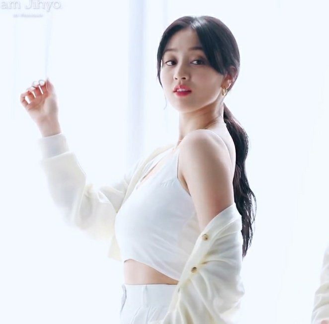 2xJihyo's tweet photo. Hi- It's Jihyo. Trying to get some new mutuals since I've just came back from a very long hiatus. I plan to be active again 🥺 Maybe if you see this tweet, I'd appreciate it if you RT this. You can reply here too if you want to be my friend. 💕 (bil) 
 https://t.co/eiezEBNJyZ