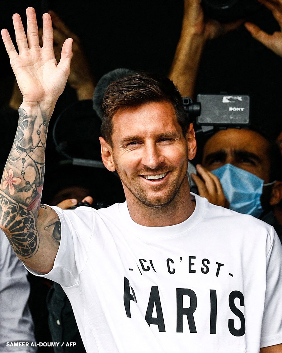 espn's tweet photo. Messi has arrived in Paris 👋 @ESPNFC https://t.co/rmAx8azEAi