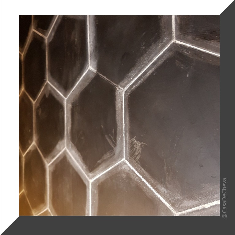 casadecheva's tweet photo. ¿Sabías que los mosaicos colocados en nuestros baños son 100% artesanales? 
¡Si! Estas simpáticas figuras hexagonales son hechas en nuestro pueblo mágico de TEUL. 

#arquitecturamx #Casaboutique 
#airbnbmexico #hospedaje #PueblosMágicos #picoftheday 
#mexico🇲🇽 #zacatecas #Hotel https://t.co/BulyxPb4mW