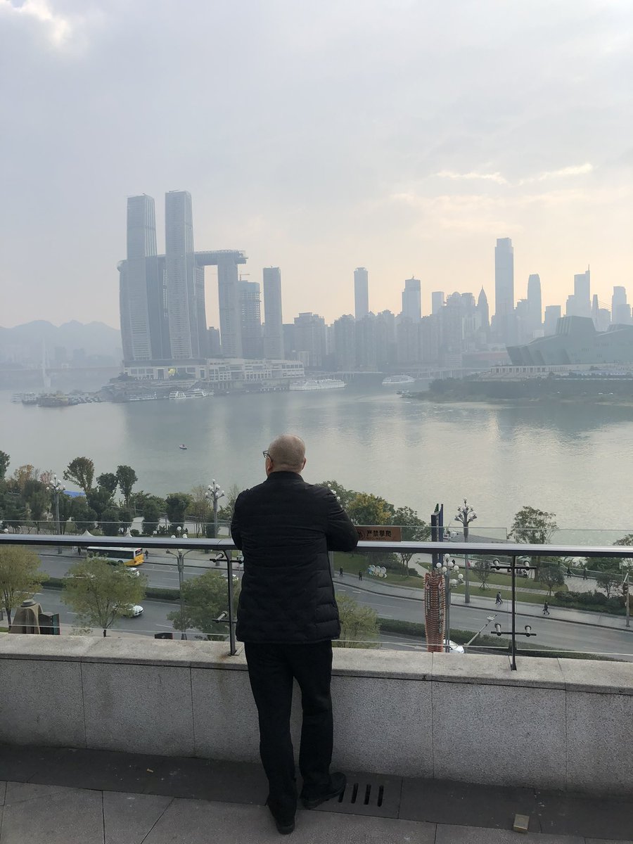 WUDUXIONG's tweet photo. 远望重庆朝天门的来福士…… https://t.co/2ZY1Q25G9i