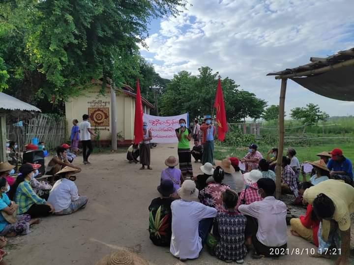 CandyCho22's tweet photo. People from Letpadaungtaung area, Sagaing Region marched by chanting slogans to show their support of the @NUGMyanmar and overthrow of the military dictatorship. LEGALIZATION OF NUG #Aug10Coup  #AcceptNUG_RejectMilitary #WhatsHappeningInMyanmar https://t.co/Ji1n4YZ0Ek