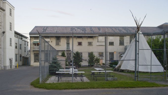 On #PrisonersJusticeDay we note that the number of Indigenous prisoners in Canada has increased since the Truth and Reconciliation Commission report and that Indigenous peoples have been disproportionately subjected to solitary confinement in prison. pbicanada.org/2021/08/10/pbi… #PJD