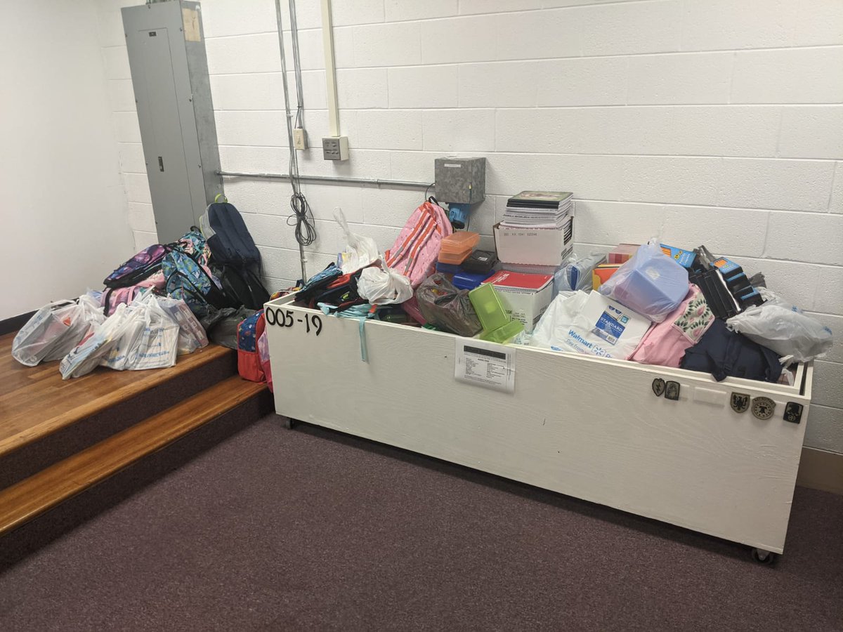 NCOAEustis's tweet photo. Students attending ALC collect school supplies to provide for local children in the JBLE area. The Soldiers collected over $1400 worth of school supplies to be distributed to families by the Army Community Service at Fort Eustis.

#Thisismysquad #Forgedtolead #USAACE https://t.co/OAVbPUp3yq