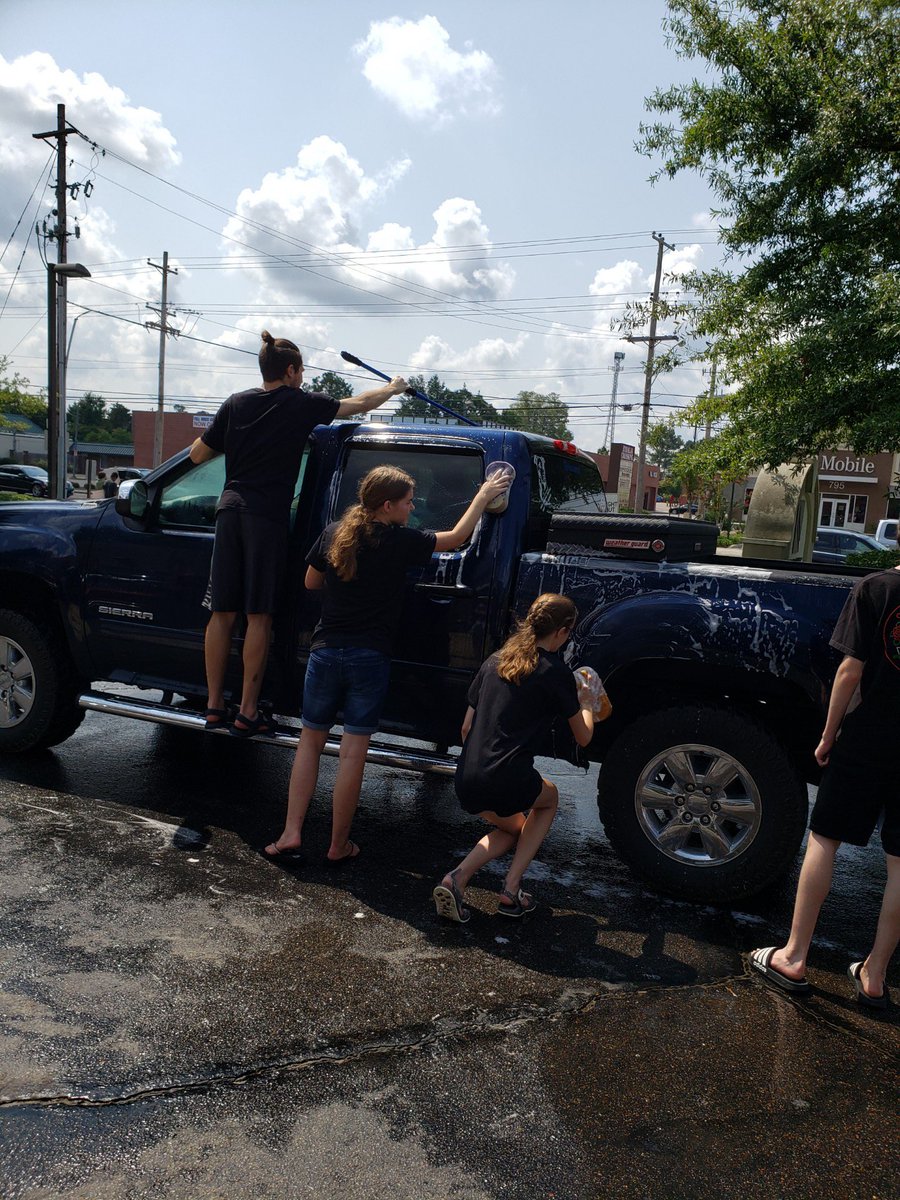 CHSDragonOrch's tweet photo. Our annual orchestra car wash was a huge success! Thanks to everyone who donated or brought their dirty vehicles to be cleaned by our musical car washers. We thank you for all your support!!!! 🎻 https://t.co/nvADs1M1Kc