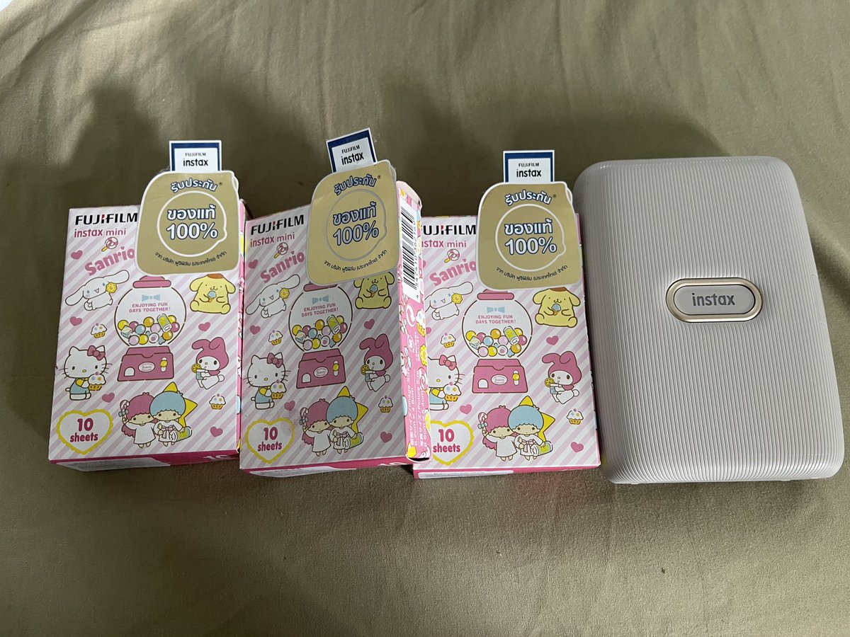 ededisma's tweet image. ขายเครื่องปริ้นส์โพลาลอยด์🗯 instax mini link 3,000ค่าส่ง50 
แถมโพลาลอยด์sanrio3กล่องค่ะ💖 สภาพ100% dm มาสอบถามได้เลยค่ะ  #โพลารอยด์ #โพลาลอยด์ #instaxminilink #ตลาดนัดnct127 #กล้องโพลารอยด์ #ส่งต่อ #ตลาดนัด #เครื่องปริ้นส์โพลาลอยด์ #ตลาดนัดsanrio #ของมือสอง