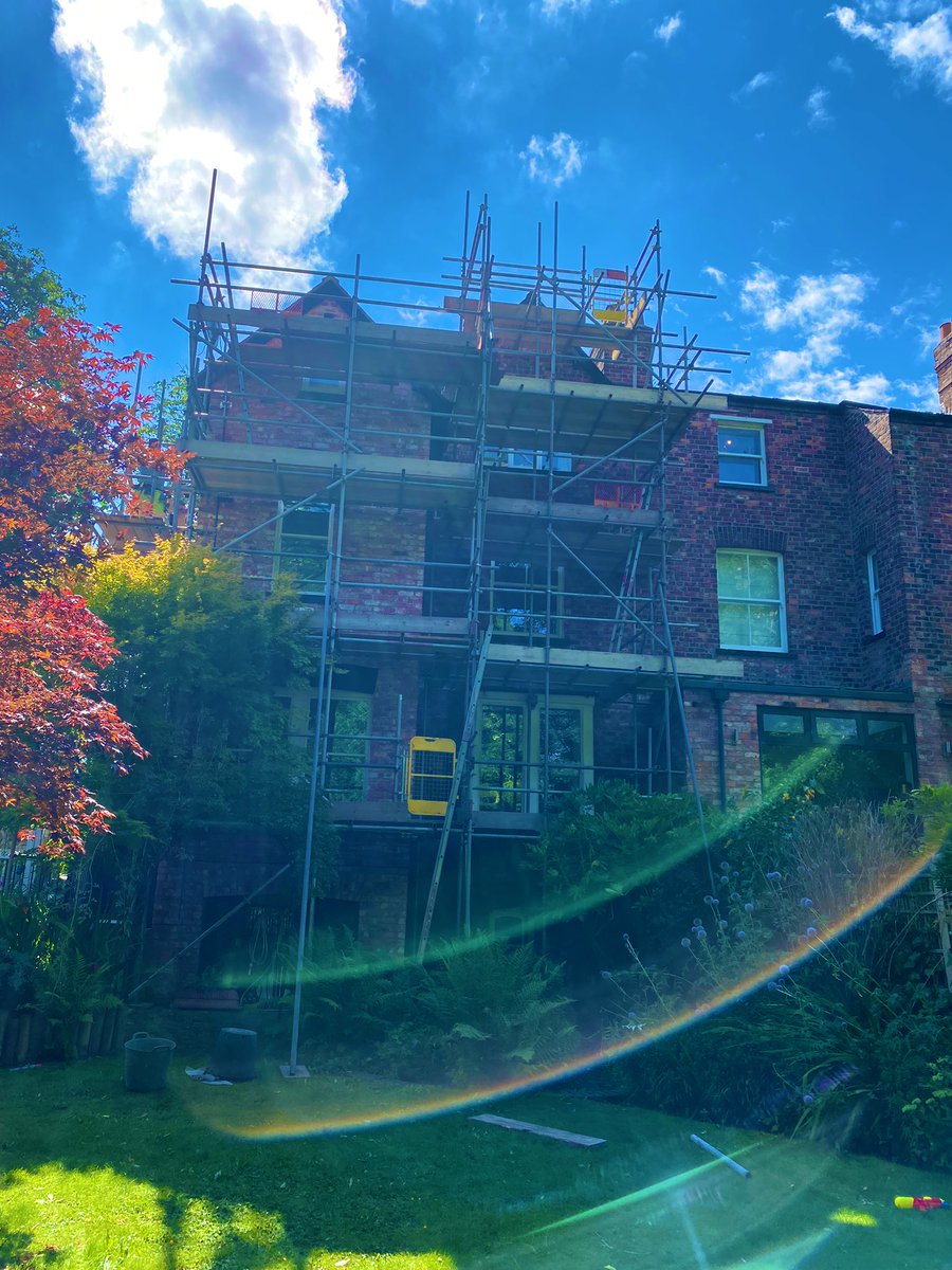 DominicMarley's tweet photo. I have a giant #exfix outside the house and it has a lot more rods to rods and pin to rods than I expected 😂 #sorryneighbour https://t.co/zpFro94lGU
