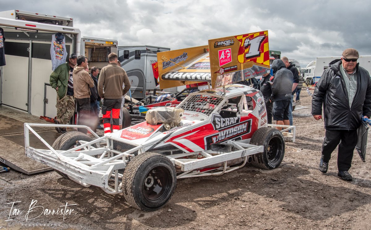 ianabd's tweet image. While trying to take a pic of the reigning World and European Champion, I was photobombed by two others, and Chris Binns! @Harris84Tom  (1) car in the pits before racing started on Sunday (8/8/2021) at Skegness. @BSCDAF1 @BriSCAFormula1 #teamharris