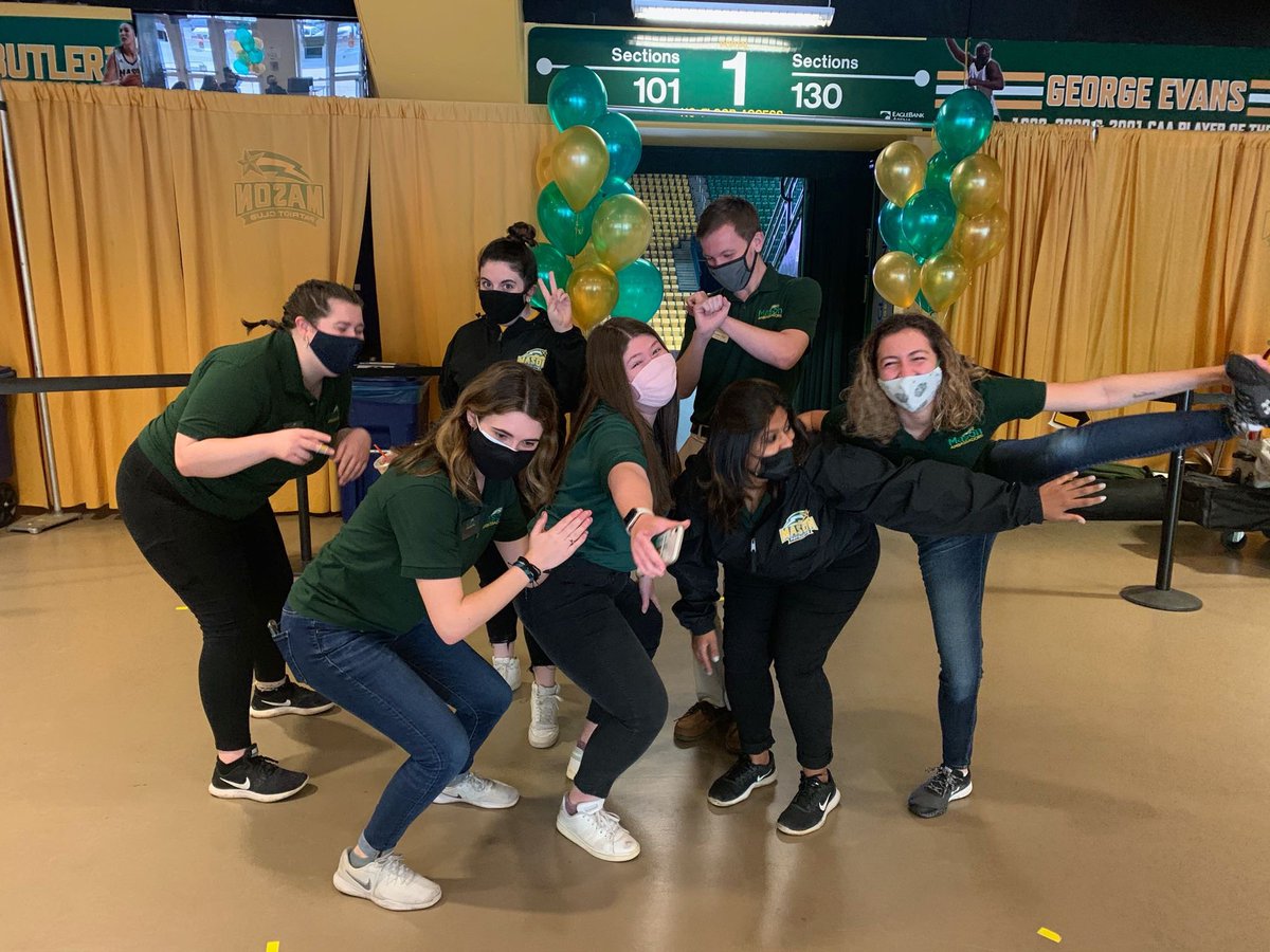 Looking to make connections and join a group of fun-loving students making an impact on their personal speaking skills and on perspective students? The Mason Ambassadors application is open and waiting for you to apply!