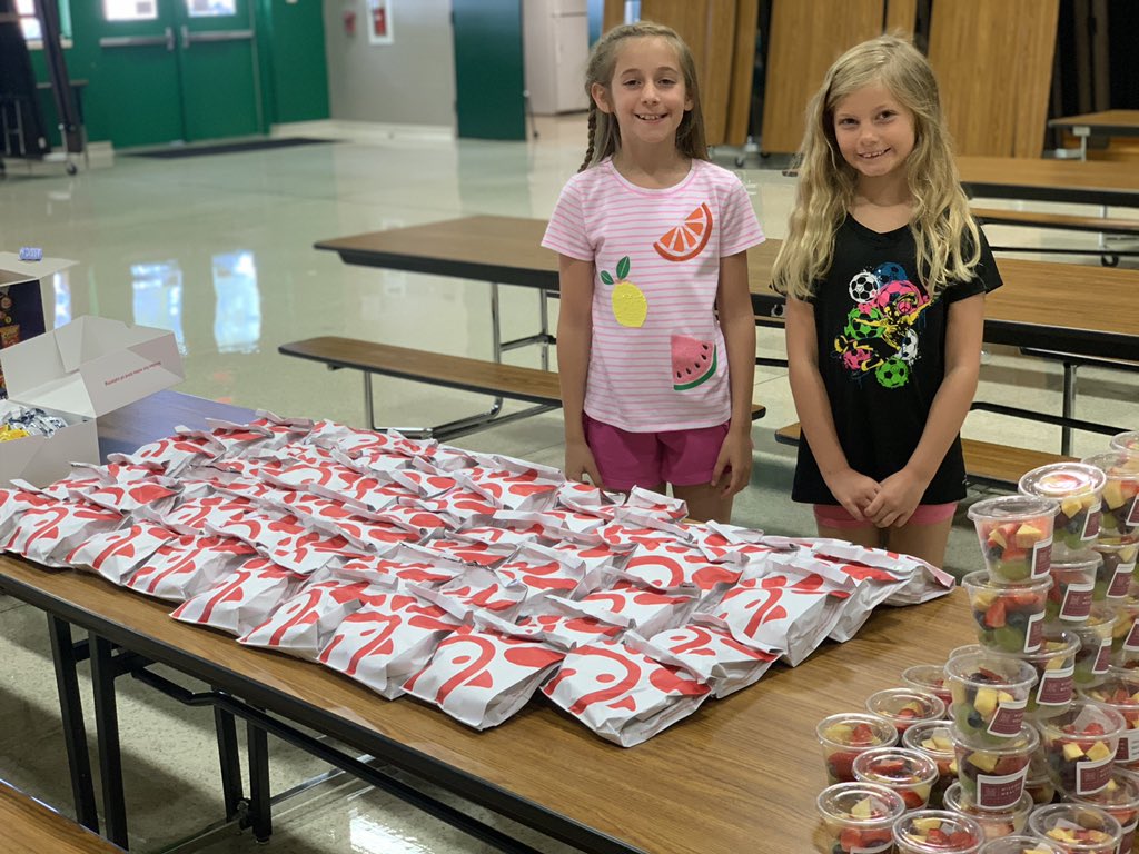Had a great time with my two helpers at mayde creek elementary last week! Feed the teachers! <a href="/mcegators/">Mayde Creek Elem</a> @FeliciaSheedy