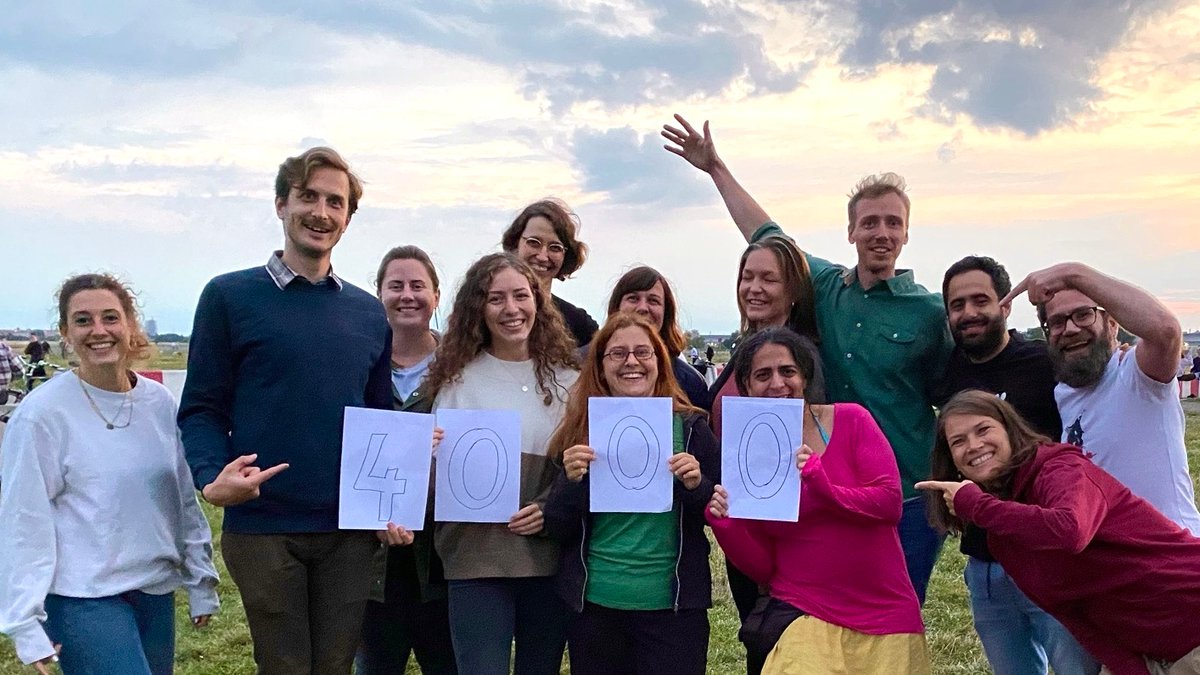 YEAH - danke für 4000 Abonnent:innen auf Twitter!!! Wir freuen uns riesig! 🥳 Lasst uns weiter #GemeinsamWirken und dafür sorgen, dass die Themen #SocEnt &amp; #SocInn noch mehr Menschen erreichen 💪🚀❤️
