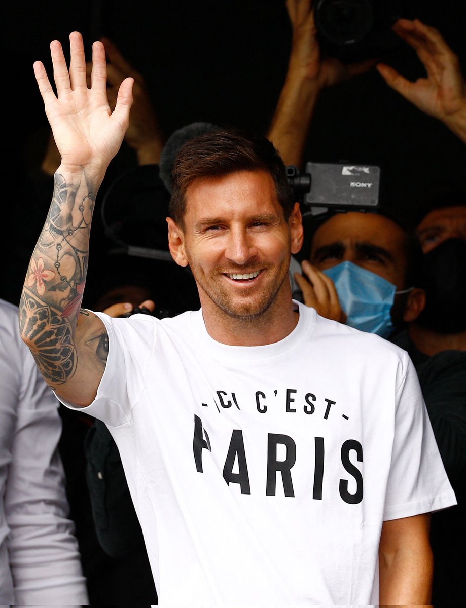 Messi ya está en París... ⚽❤️🇦🇷
#Messi #BuenMartes #MessiPSG #LeoMessi #PSG #Ligue1 #