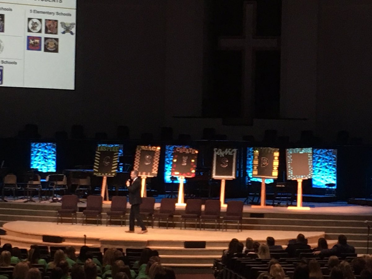 Mann4Edu's tweet image. Superintendent @mike_martindale is reflecting upon @csisd ‘s past and connecting to our future success that will come from the strategic plan. 

The future of CSISD is very bright😎 and we are extremely excited about what’s next!

#SuccessCSISD
#framingsuccess