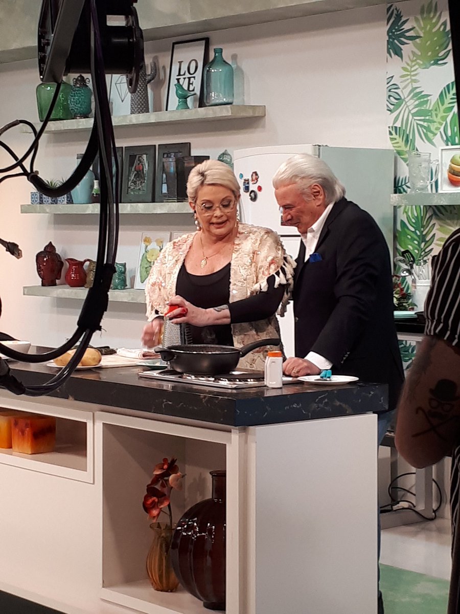 . <a href="/Carmen_LaLeona/">Carmen Luz Barbieri</a> y Alberto Martin, cada vez más cerca  #MañananísimaConCarmen [AHORA] por <a href="/ciudad_magazine/">Ciudad Magazine</a>