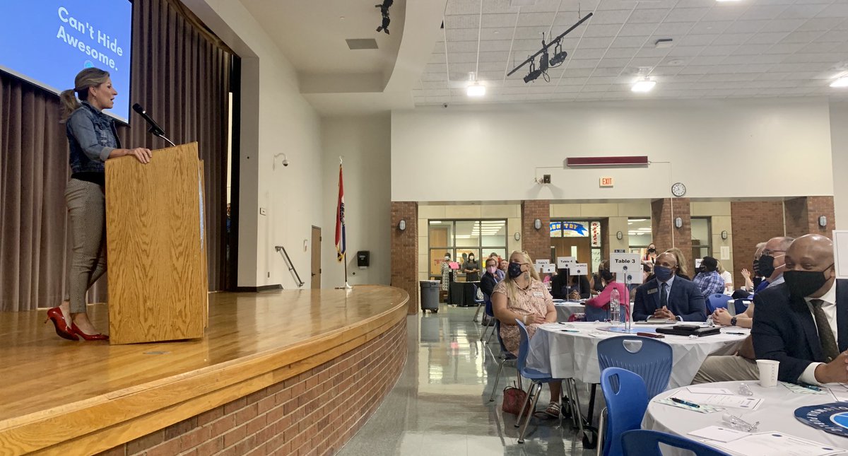Welcoming our new elementary teachers to the #CPSBest family this morning. It’s going to be an awesome year! ⁦<a href="/Byearwood1/">Dr. Brian Yearwood</a>⁩ ⁦@CPSRuk⁩