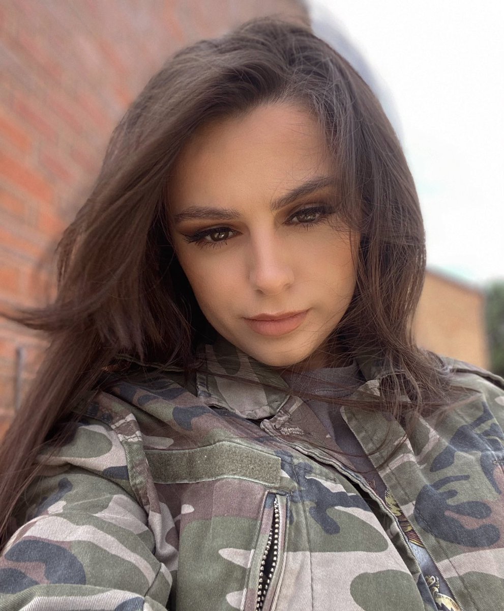 Oh Hi! 

instagram.com/p/CSZaCRUq6cw