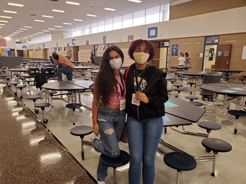 Welcome back, <a href="/tampajhs/">TampaJHS</a> Dragons! Our Student Alliance leaders are making sure the campus is #FreshmenFriendly so new students will have a great start to a successful year! <a href="/UWSuncoast/">United Way Suncoast</a> #studentsuccess