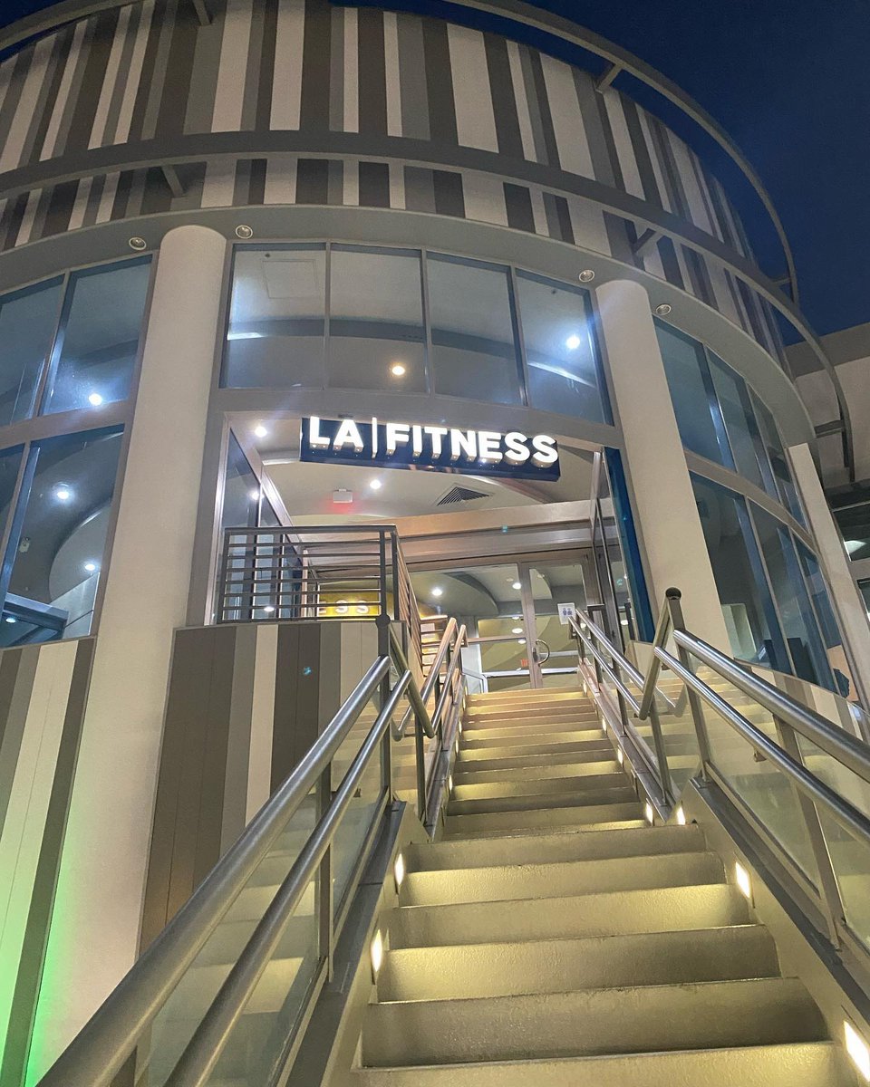 LA Fitness on X: If it's the hard choice, it's the right choice. ❤️ =  agree. #climbhigher 📷 @scrindles #lafitnesslifestyle #lafitness #fitness  #workout #motivation #training #gym #health #fitfam #fitnessmotivation #fit  #exercise