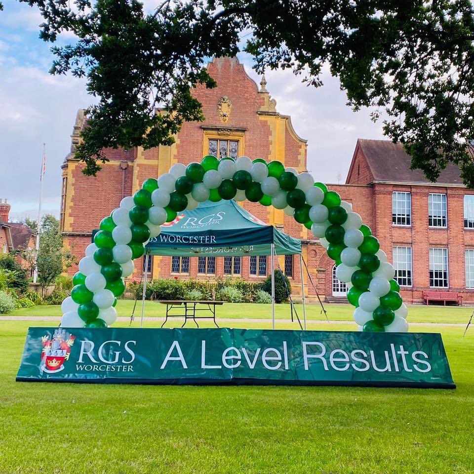 Something_Party's tweet photo. Results Day Balloon Arch @RGSWorcester ππ#balloonarch #balloons #balloonsforalloccasions #worcester #resultsday #balloonshop #WorcestershireHour #balloonstore #balloondecoration https://t.co/IQeHp0s0Es
