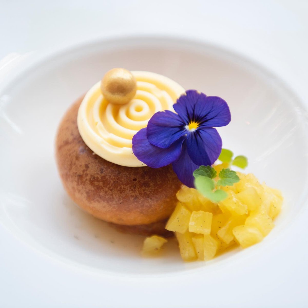Baba au Rhum | Cremeux van ananas