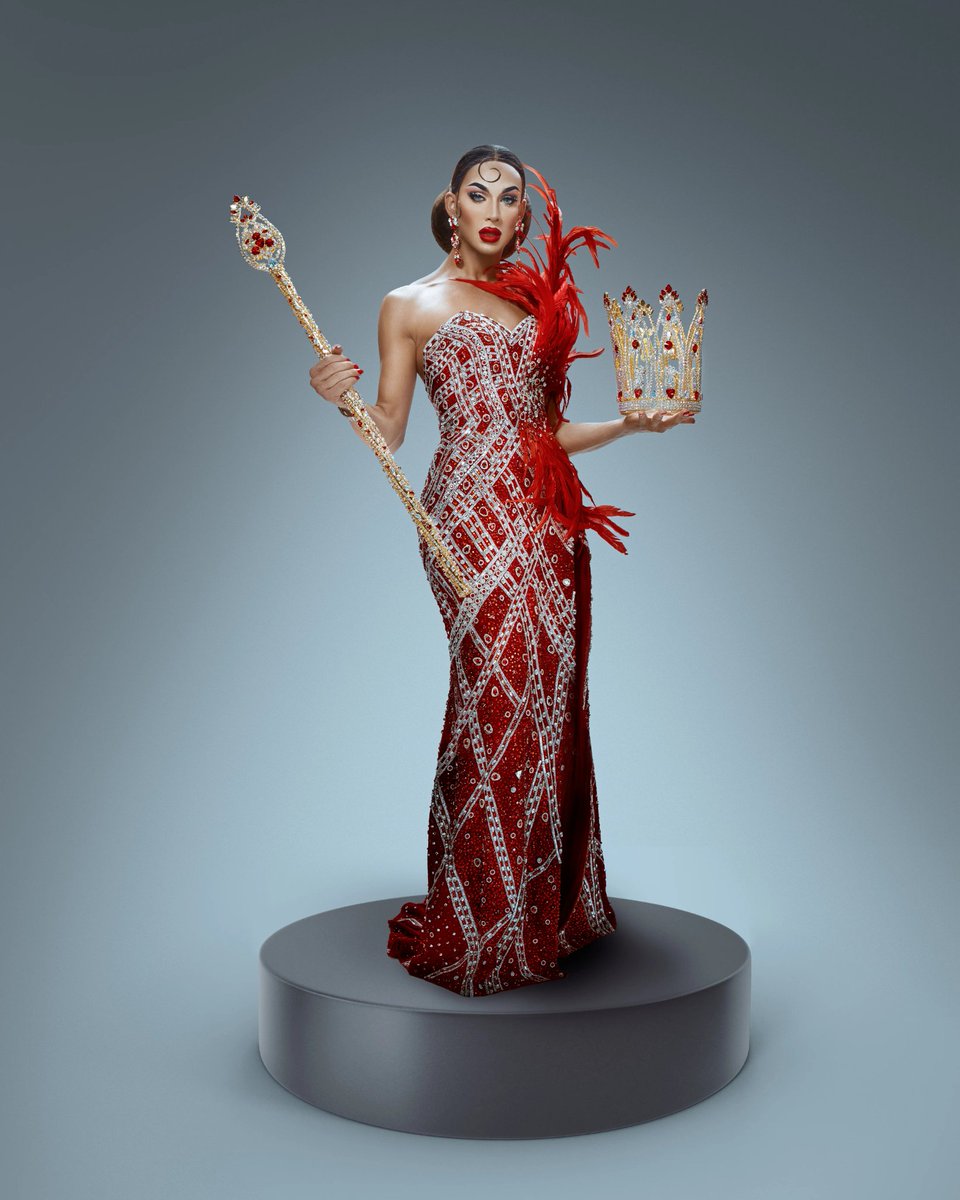 CarmenFarala's tweet photo. Seré vuestra reina, pero no os quiero a mis pies, sino a mi lado.
#DragRaceEs #carmenfarala 

📸:@dominikvalvo ❤
👗: @angelvivasdesign ❤
🙏: @aitana_calvo https://t.co/oPUq6pH0A9