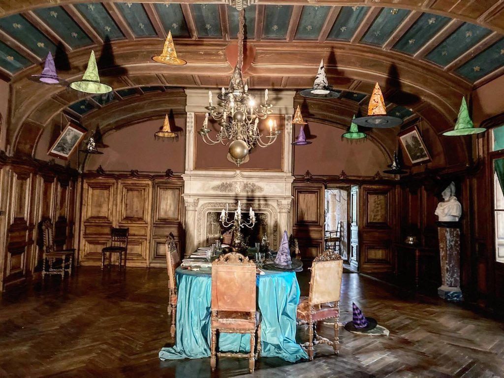 heritagesasso's tweet photo. 🏰 Le château de Bridoire ; un château habité et amusant. 
#patrimoine https://t.co/rEwTZl3zIB