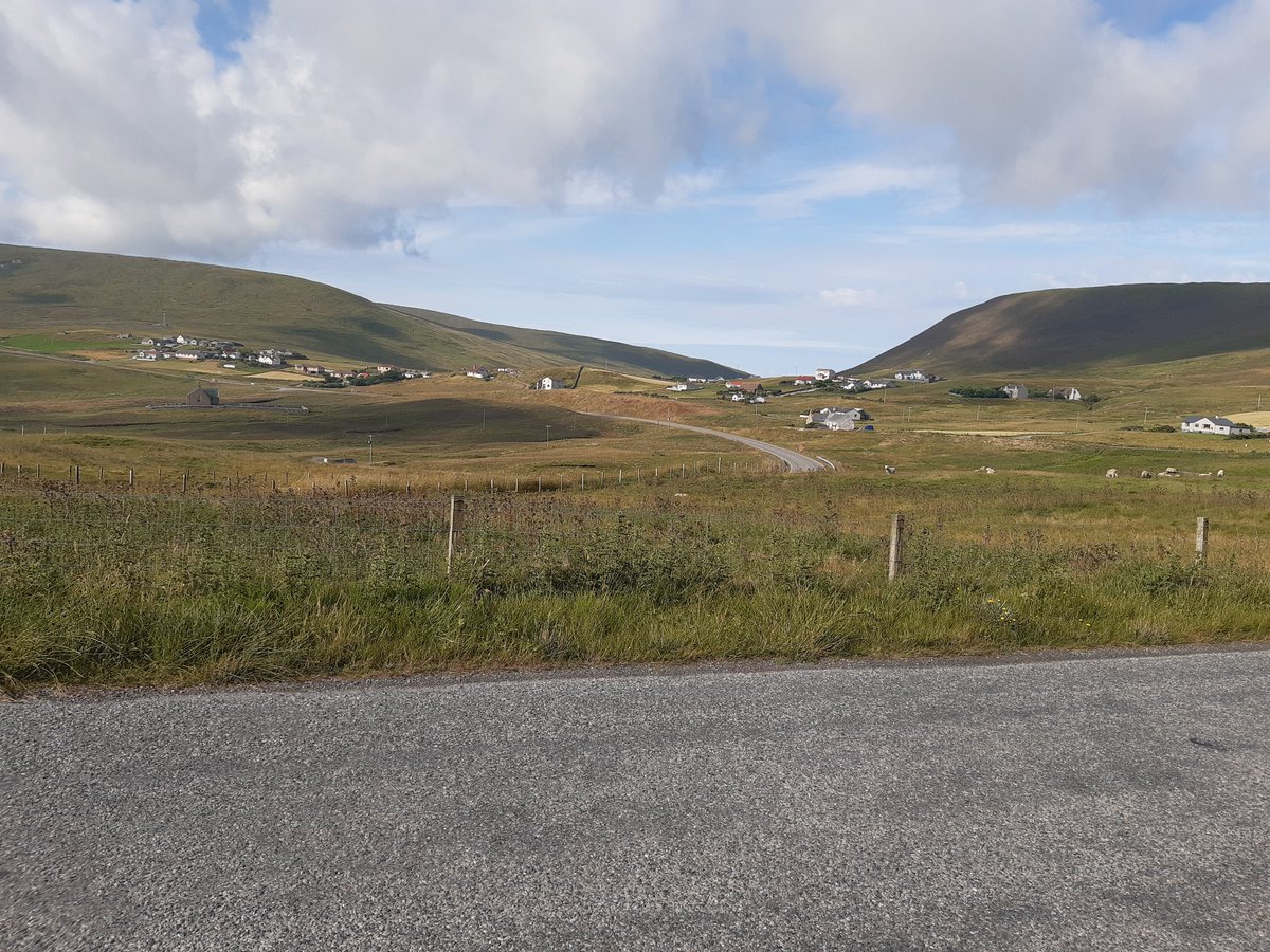Louise_Beaton's tweet photo. Swapped my usual North Deeside Road running route in #Aberdeen for a hillier 5K loop in #Quarff whilst at Dad's. Very picturesque but I definitely prefer the flat!πββοΈπ€ͺ https://t.co/aXFBjquOmZ