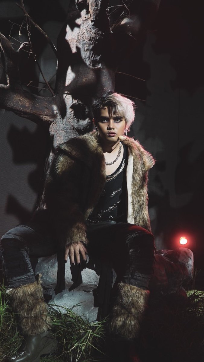 SB19Official's tweet photo. 📸 #SB19_PABLO | 'Mana' Performance at #SB19BackInTheZone 

Stream #SB19PagsibolEP on Spotify, Apple Music and more music platforms now!
💿 https://t.co/1Usu3ELAdq https://t.co/GEZOcHOLs1