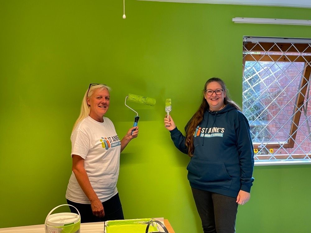 StAnnesCom's tweet photo. Our Learning and Development team #sprucingup their office in our new corporate colours! #DIY #decoration #impressed #creativity #Leeds #tuesdayvibe #tuesdaymotivations https://t.co/62feQvGKzj