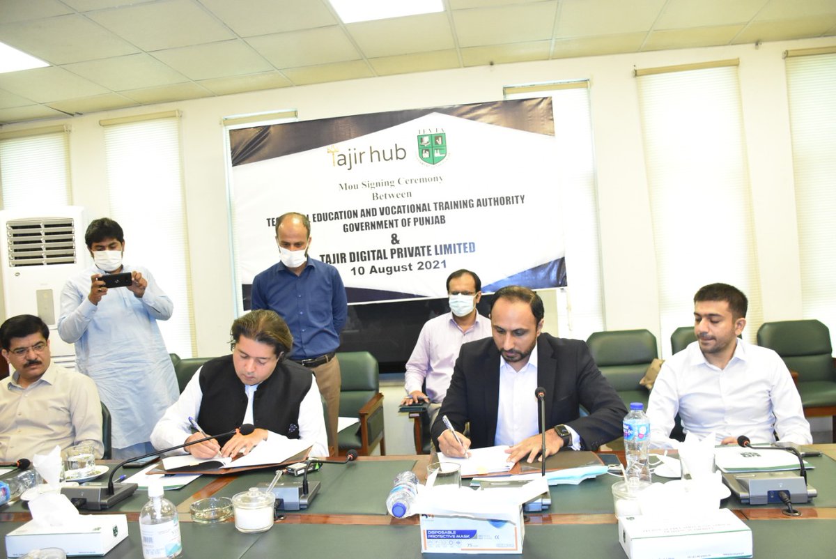 punjab_tevta's tweet photo. Chairperson @AliSalmanPTI Signed MoU Today with @amranafahad CEO Tajarat Hub @TajirHub, A Newly Developed E-Commerce Platform on Footprint of Alibaba, Pakistan’s Largest B2B Global E-Commerce Market Place For TEVTA To Sell Its Service Center Products In Bulk To Various Vendors. https://t.co/MLIXdnzqe0