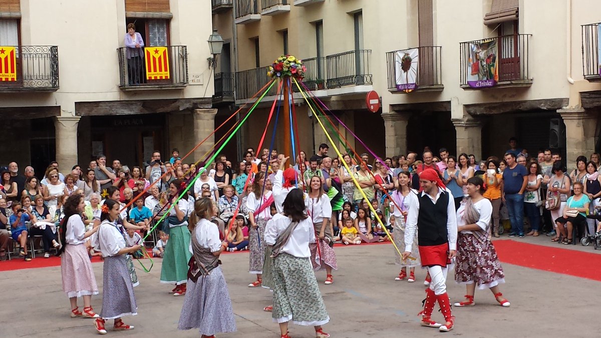 Som_PPCC's tweet photo. Dies i nits de festes majors arreu dels Països Catalans. Som poble. Som cultura popular! #SomPaïsosCatalans ✊ https://t.co/elaUv3lXZU