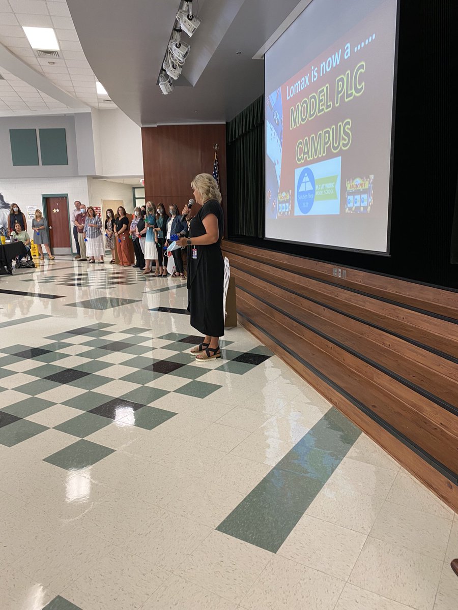 dr_majones's tweet photo. What a great 1st day back surprise for the faculty @ Carter Lomax MS! Congratulations to our newest Model PLC @ Work Model School, @CarterLomaxMS! We are so proud of this amazing team of educators who focus on student learning &amp; continuous improvement every day! Go Colts!#PISDplc https://t.co/oqrh2V5Wjv