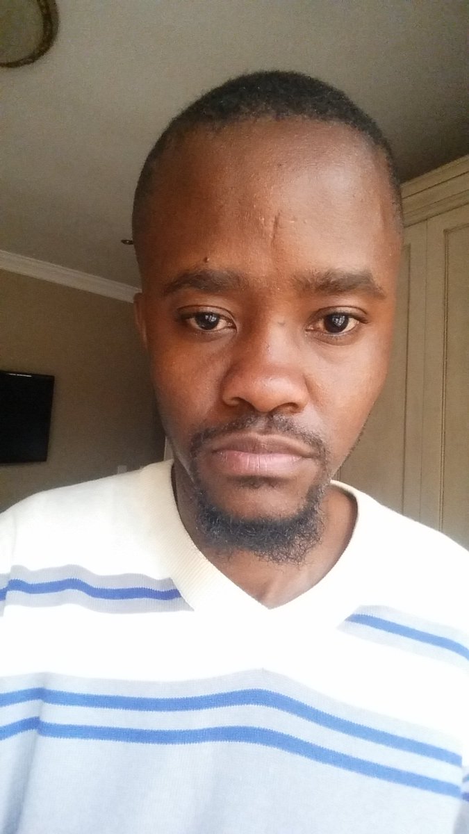 Fefe_Starboy's tweet photo. Being single is tiring... #singleflames #uMjoloWithAzola https://t.co/UIVEyZvciy