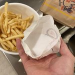 こういうもん？マックで「塩多め」を頼んだら致死量の塩貰った。