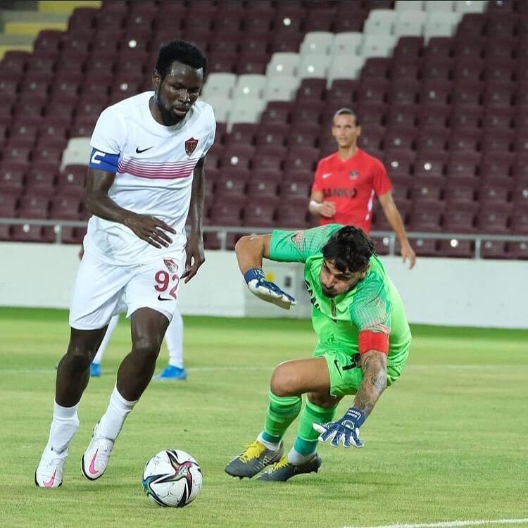 FootMame's tweet photo. Vous êtes prêt pour la reprise 
@mamediouf99 🦁⚽️🇸🇳 https://t.co/DiDKi2Dx1g