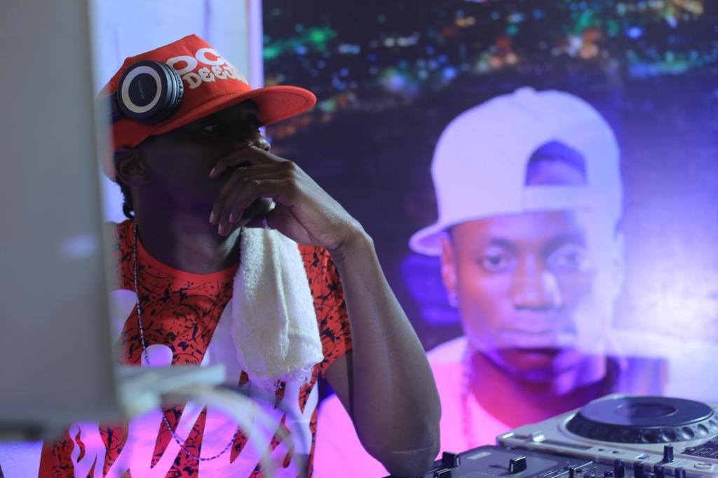 Ocin_Deejay's tweet photo. Sick game #ocindeejay #magichourshow #ocinempire #followback https://t.co/AL55M2v8BT