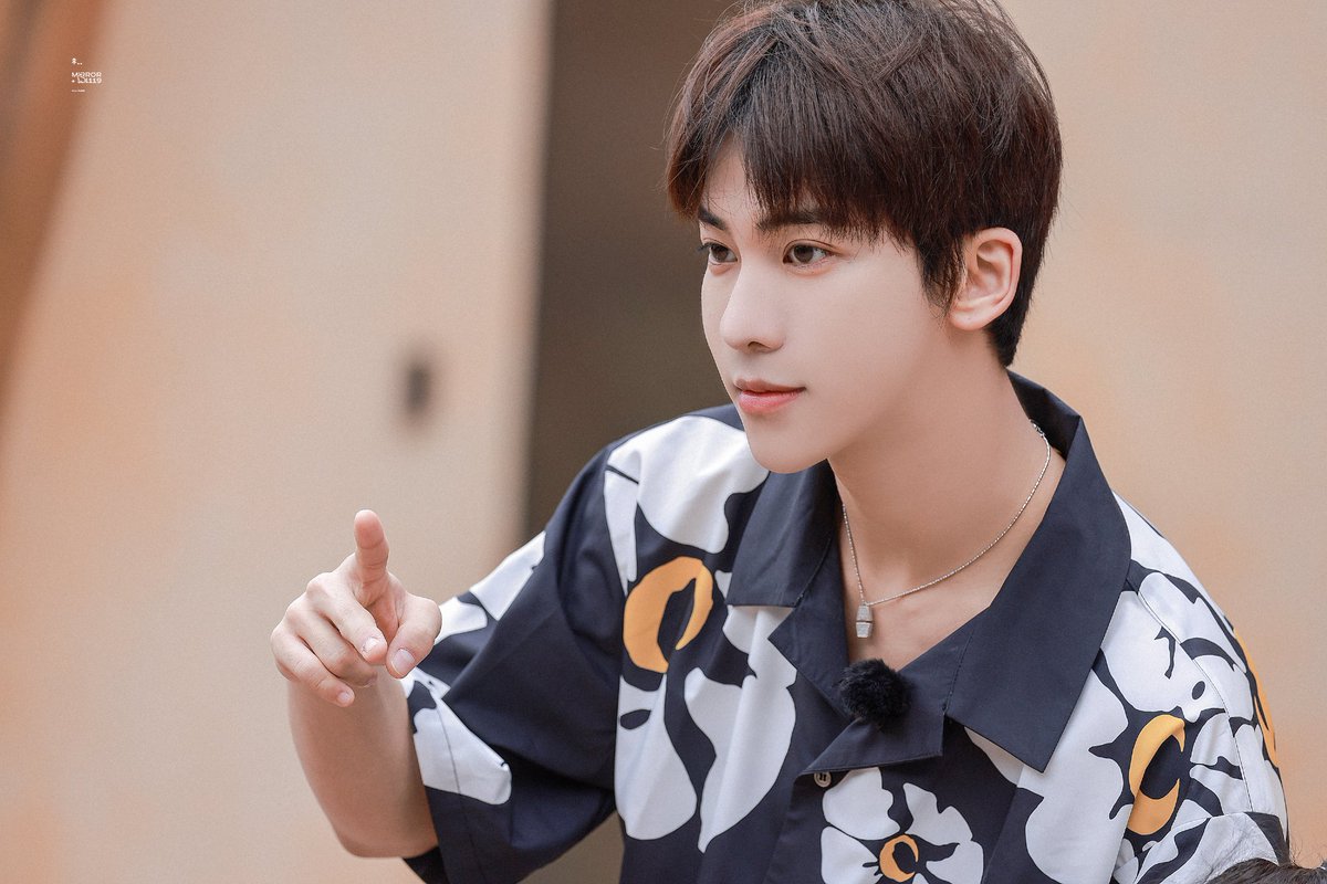 LumiereZern's tweet photo. Zeren in Let's Dance ep3

cr logo
#丁泽仁 #DingZeren #NEX7 https://t.co/sWzdQeGc5R