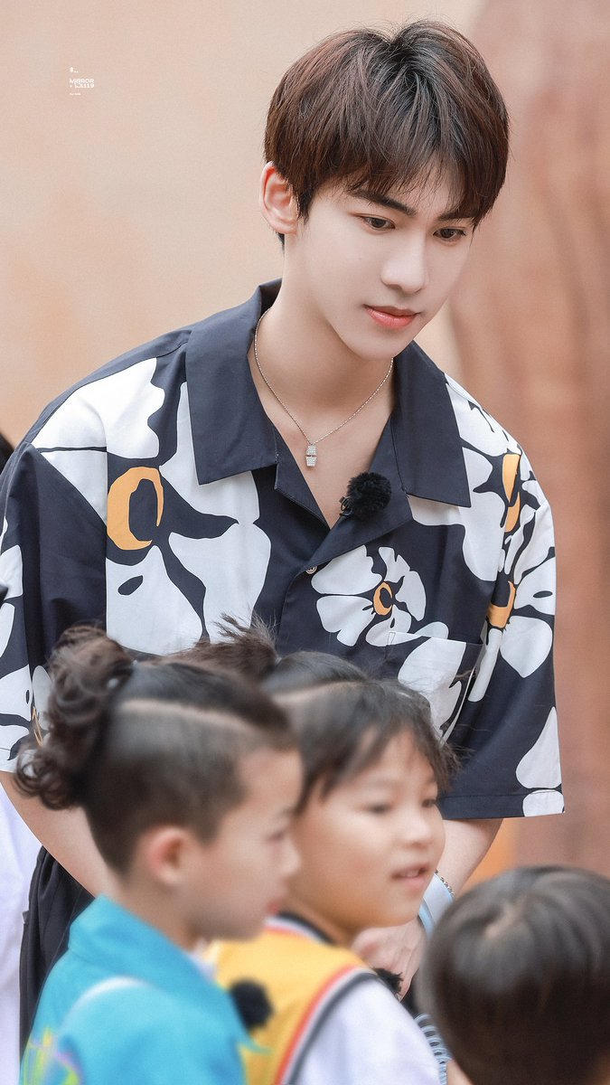 LumiereZern's tweet photo. Zeren in Let's Dance ep3

cr logo
#丁泽仁 #DingZeren #NEX7 https://t.co/yflTC9CmOu