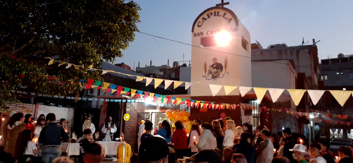 Iglesia sencilla, en salida, donde nadie quede afuera.