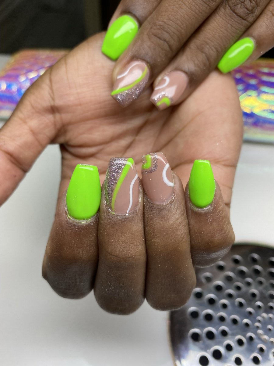 dollfacedbrey's tweet photo. #nails #Cleveland #nailart https://t.co/vzN7avvyNK