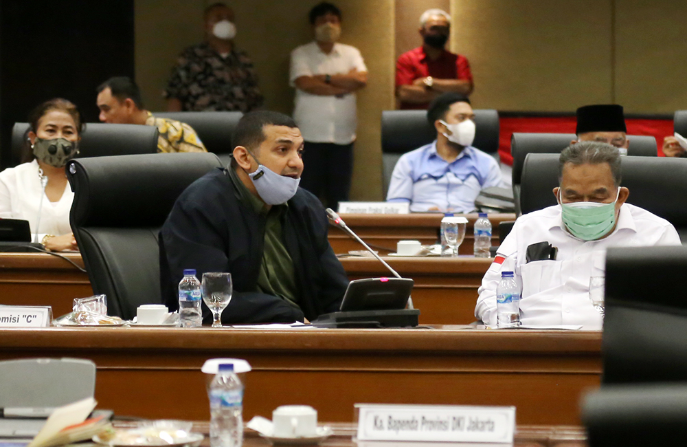 dprddkijakarta's tweet photo. (FOTO 2) DPRD Provinsi DKI Jakarta menggelar rapat pimpinan gabungan bersama Pemprov @DKIJakarta untuk mengevaluasi rencana perubahan Rencana Pembangunan Jangka Menengah Daerah (RPJMD) tahun 2017-2022, Selasa (10/8).
#DKIJakarta #dprddki #COVID19 #vaksindulu #PPKM #RPJMD https://t.co/YCWY5tMcUw