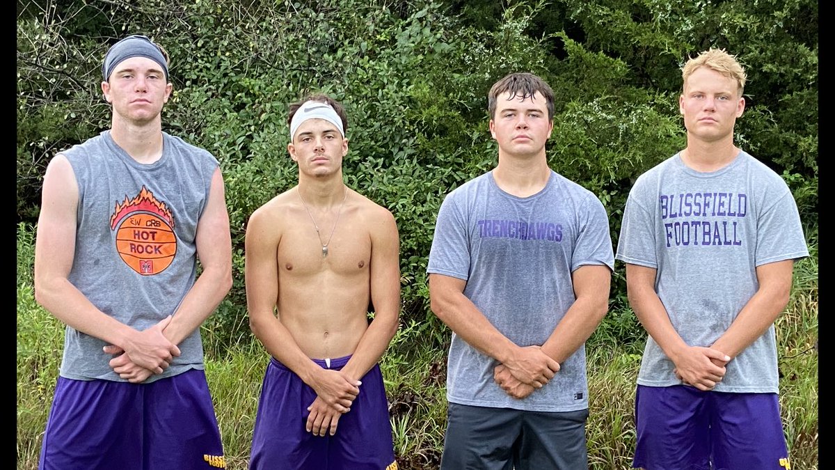 BlissfieldFB's tweet photo. Our 2021 varsity football captains🏈
#ROYALSTRONG @nschnoor4 @OwenSmith211 @landon68588209 @henrysmithjr19 https://t.co/d18h0732yq