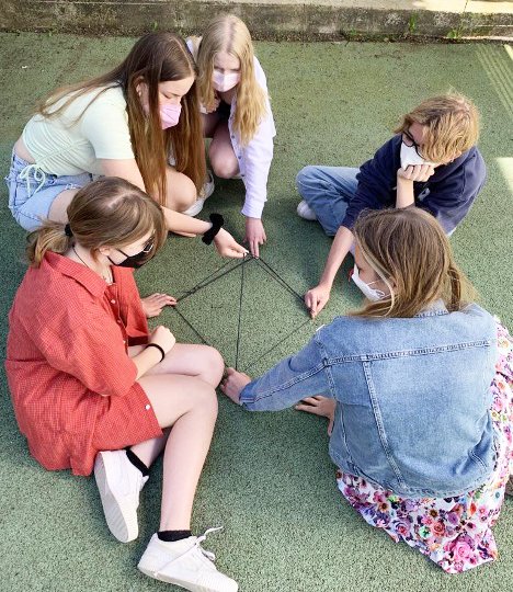 SchoolStuttgart's tweet photo. Will be seeing more of Grade 9 and 10 Mathematics students taking part in activities with the focus on communication in Mathematics...
#middleyearsprogram #myp #Maths #communication https://t.co/UpTYcBbqDR