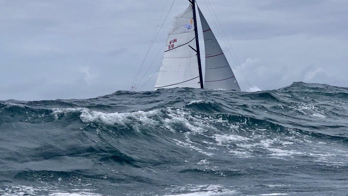 ieYeeM's tweet photo. ⛵️🌊 Fujimo fight the storm through the western Solent at the start of the 2021 Rolex Fastnet Race 
#Fujimo #RolexFastnetRace #Baromedical #Navipedia 
@RORCRacing | @RolexFastnet_Ch https://t.co/4YcQhgn5ay