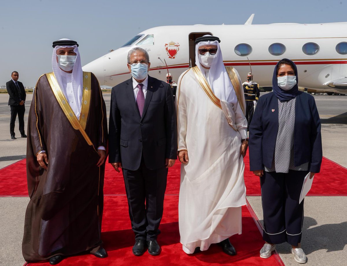 OJerandi's tweet photo. سعدت بلقاء أخي وزير خارجية مملكة البحرين  #د.عبد_اللطيف_الزياني بمناسبة زيارته ل🇹🇳 محملا برسالة شفوية إلى سيادة الرئيس من قبل أخيه ملك البحرين. جددت له شكر🇹🇳 لل��حرين الشقيق الذي عبر عن ثقته ودعمه لكل مافيه خير 🇹🇳وشعبها. تباحثنا سبل تطوير التعاون الثنائي وعدد من القضايا الدولية. https://t.co/VxLZAAGY5N