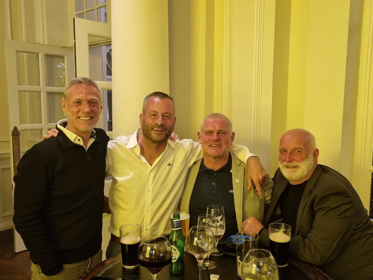 LeitchyP's tweet photo. Great wee evening in Turnberry sobering up before ibrox https://t.co/GKlgdMF0Na